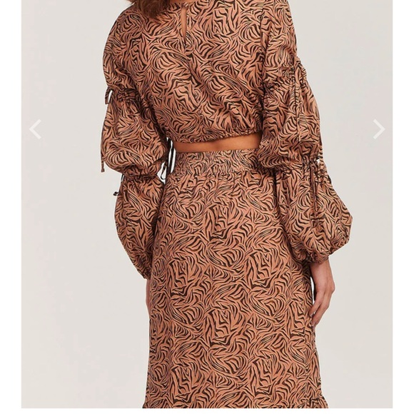 Charlie Holiday Whitney Printed Maxi Skirt - Picture 10 of 11